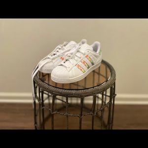 🌸Kids Adidas Iridescent Leopard Print Sneakers🌸